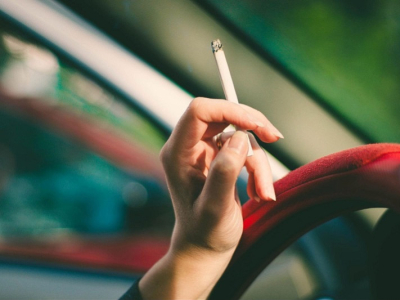 Comment réparer un trou de cigarette sur un siège auto en cuir ?