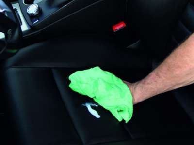 Comment nettoyer le cuir d'une voiture ?